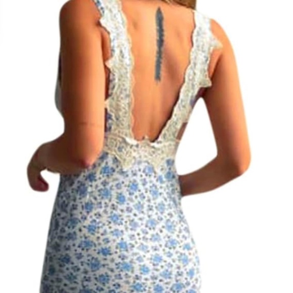 Dress - Picture 2 of 4